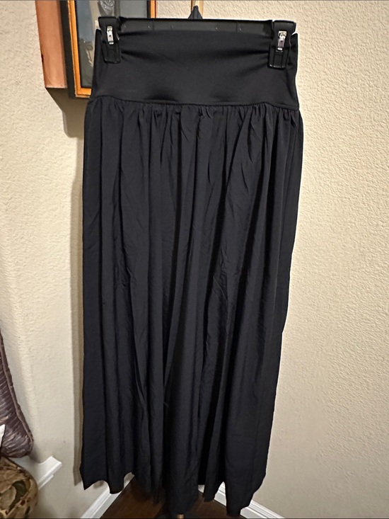 HALARA Dresses & Skirts - HALARA Halara Black Athleisure Maxi Skirt – NWT